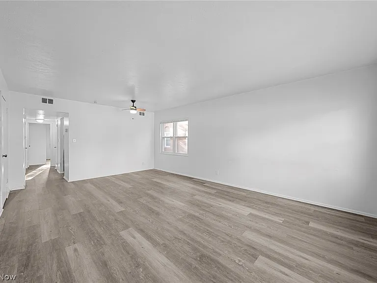 3030 S Moreland Blvd #4 — Photo 4
