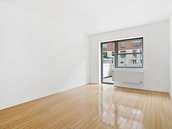 5th image of 516 W 47th St APT N1f