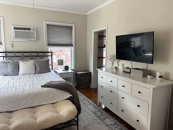 4th image of 901 Garden St #4