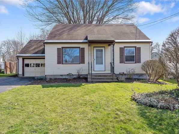 107 S Lincoln Ave, Liverpool, NY 13088