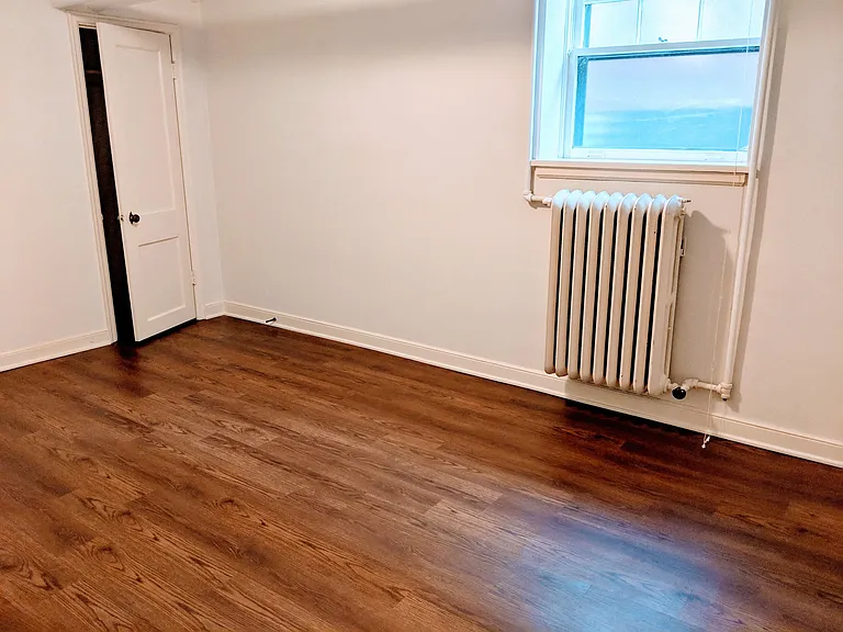 833 Grand Apartments — Photo 34