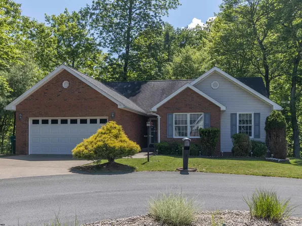 107 Coventry Ct, Bridgeport, WV 26330