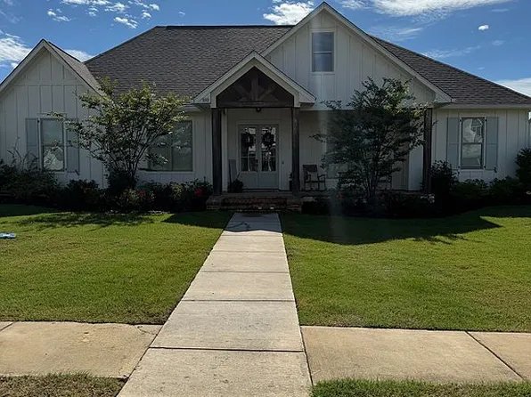 1001 Crepe Myrtle Dr, Brandon, MS 39047