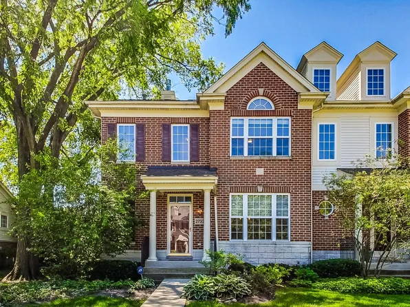 2733 Langley Cir, Glenview, IL 60026