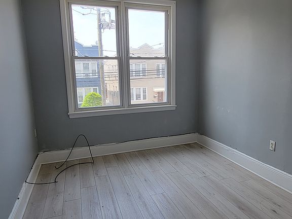 3rd image of 344 Virginia Ave #2F
