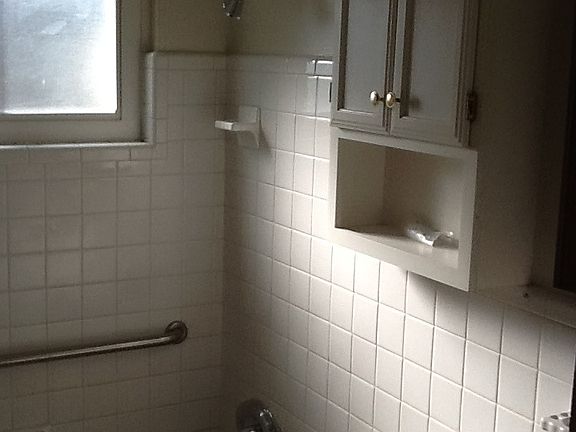 4th image of 16191 Thomas Ave