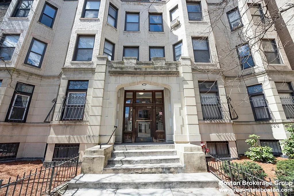 39 Hemenway St. #16 Fenway — Photo 4