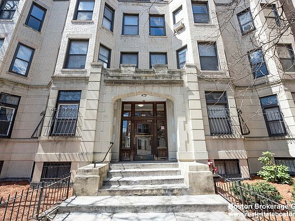 4th image of 39 Hemenway St APT 16