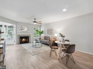 3313 Wyndham Cir APT 3215, Alexandria, VA 22302