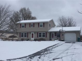 2473 Brookside Dr, Walworth, NY 14568