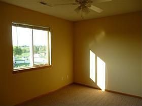 5th image of 405 James Blvd #11