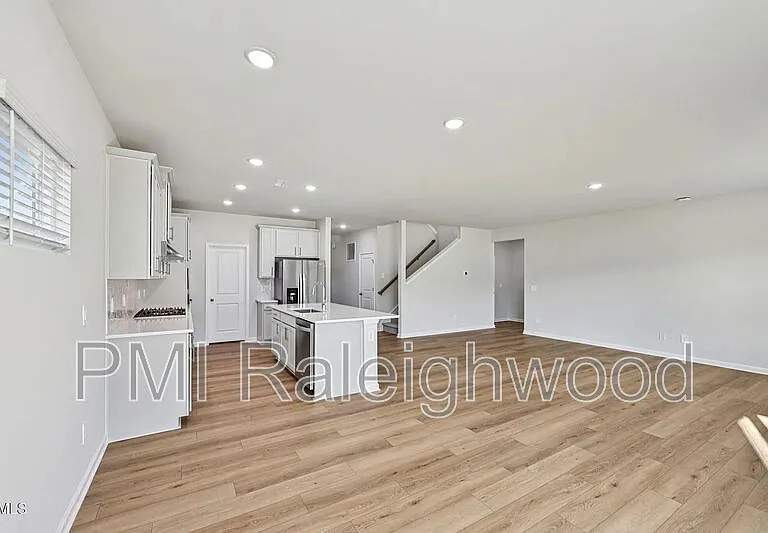528 Bridger Dr — Photo 4