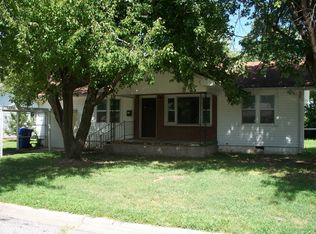 824 C St NW, Miami, OK 74354