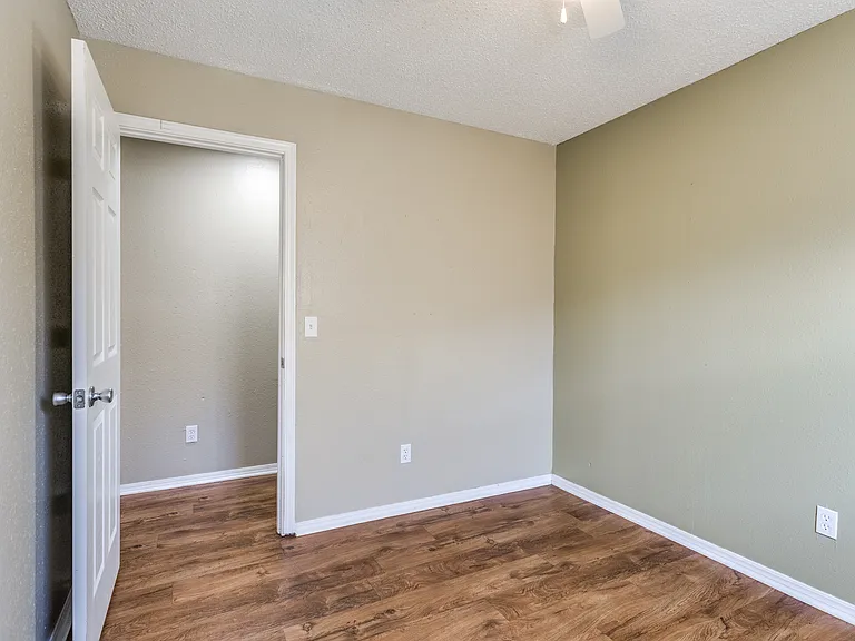 645 Lloyd Ave — Photo 29