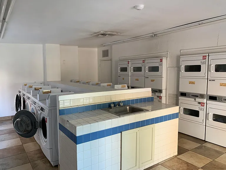 1810 E Blacklidge Dr #718 — Photo 35