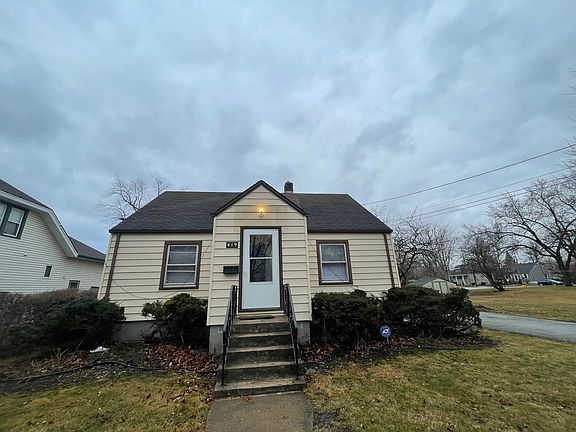 3rd image of 419 E 164th Pl