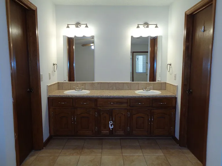 103 Kramer Ct — Photo 14