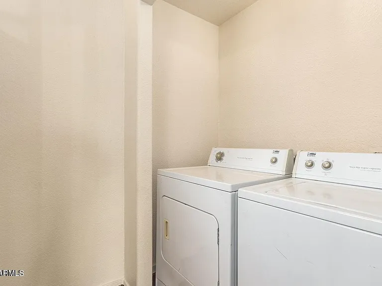 3430 E Cambridge Ave — Photo 15