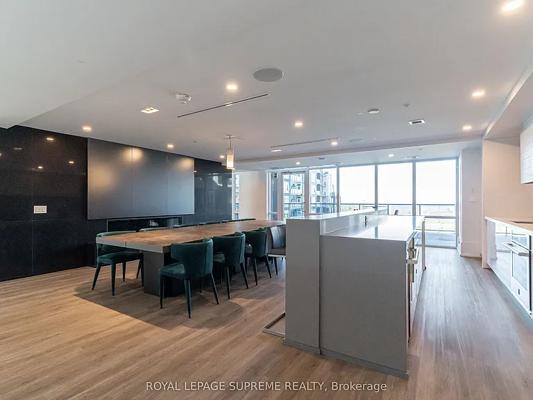 16 Concord Pl #639 — Photo 34