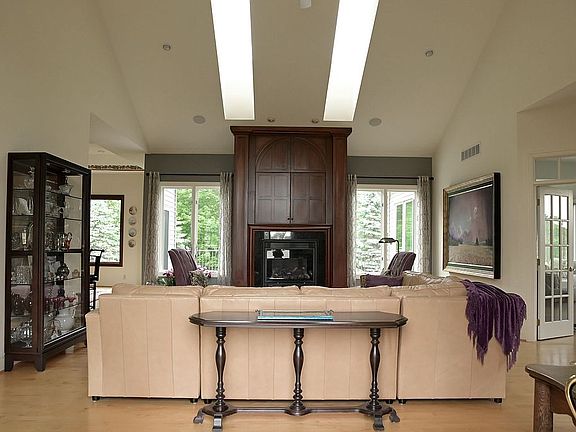 2nd image of 2210 Forest Hill Dr