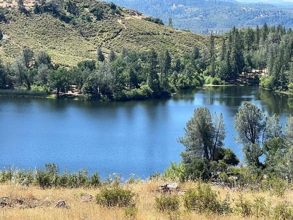 5856 Eagle View Dr, Mountain Ranch, CA 95246
