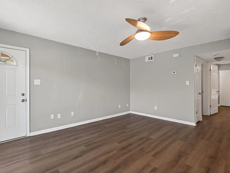 3528 Dublin Ct — Photo 5
