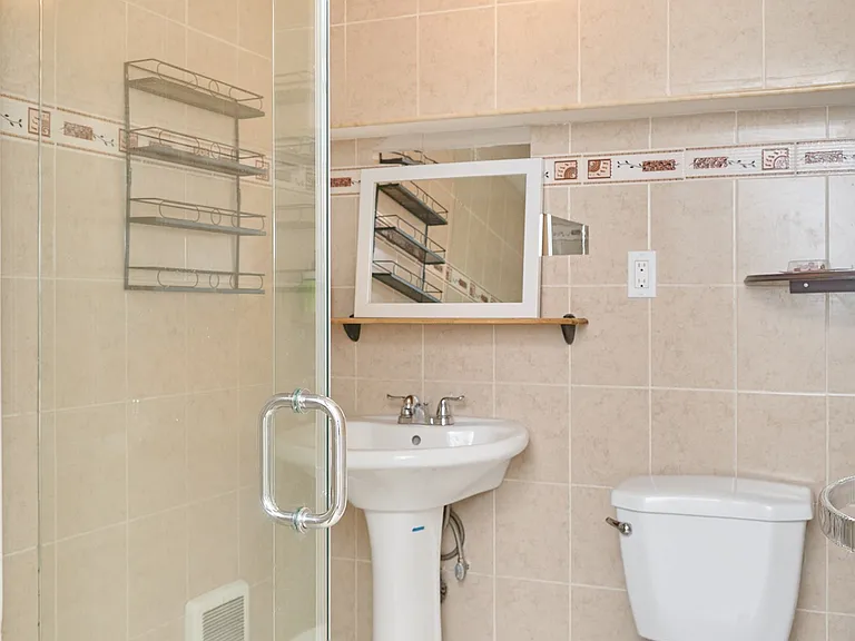 539 Manhattan Ave #1 — Photo 9