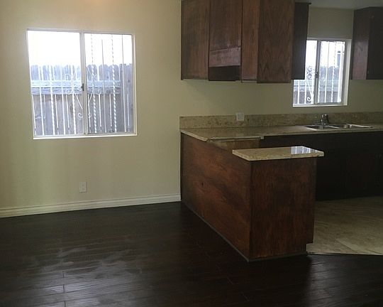 5th image of 2405 E 112th Pl