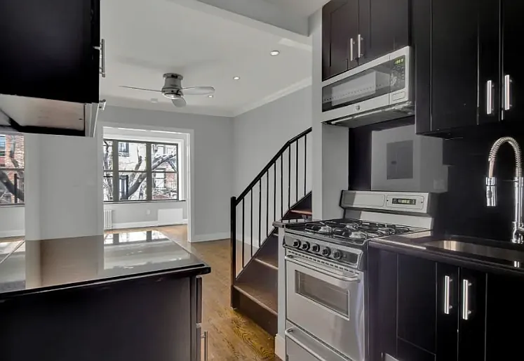 160 E 26th St #5B — Photo 3