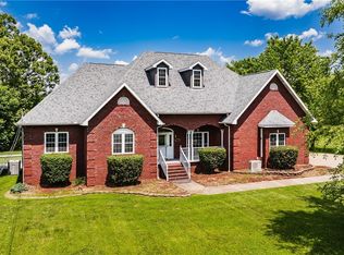 124 Riverview Acres Rd, Washington, WV 26181