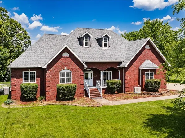 124 Riverview Acres Rd, Washington, WV 26181