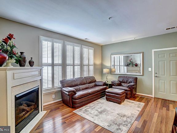 5th image of 20234 Portsmouth Blvd #501