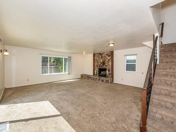 4th image of 971 Estes Drive