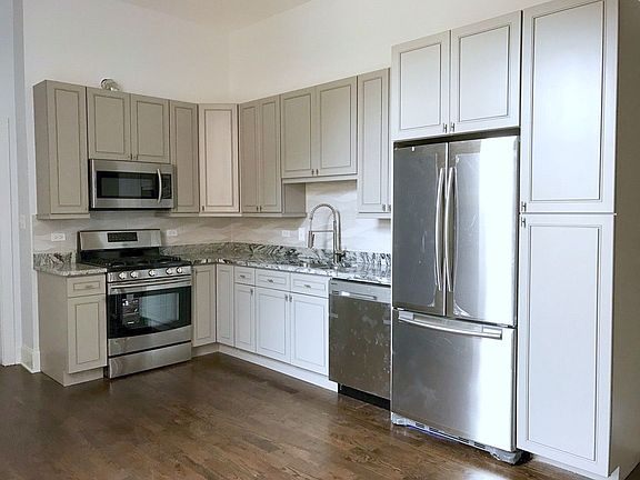 4th image of 625 E Groveland Park #3