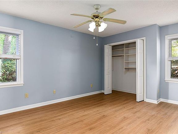 5th image of 701 Woodbury Knolls Dr