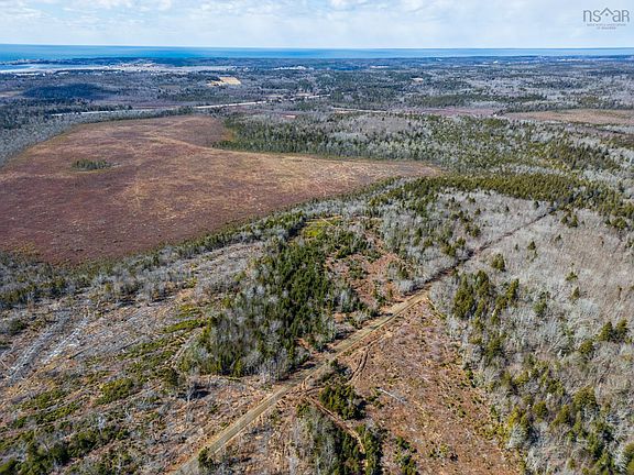 3rd image of Davis Cove Rd
