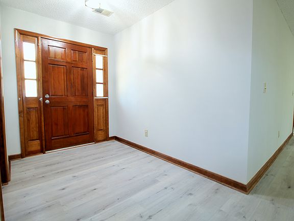 2nd image of 585 Wayside Dr