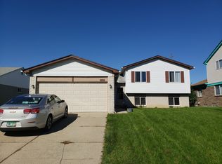 2923 Continental Dr, Troy, MI 48083