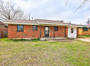 301 S Dallas Ave, Moore, OK 73160
