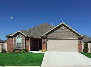 141 Genoa Way, Centerton, AR 72719