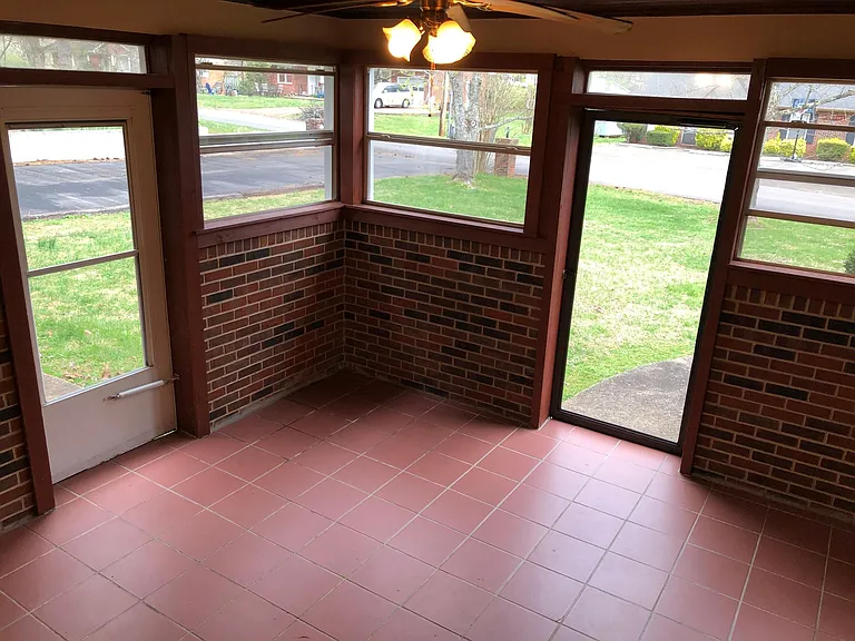 120 Womack Ave — Photo 17