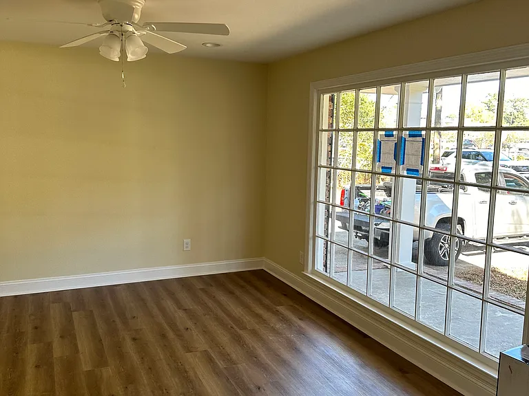 301 Huntley Dr — Photo 3