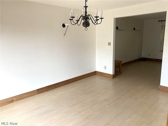 5th image of 1827 Higby Dr