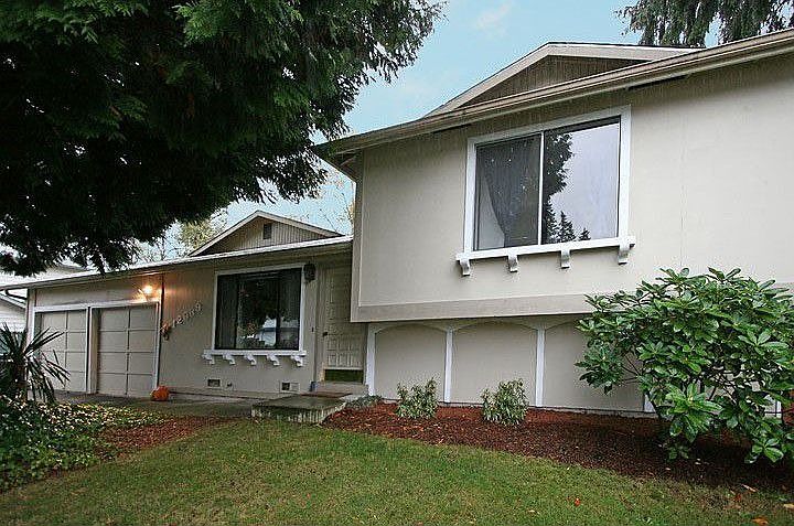 1st image of 12939 NE 131st St