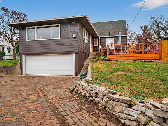 2nd image of 3110 Crescent Ave