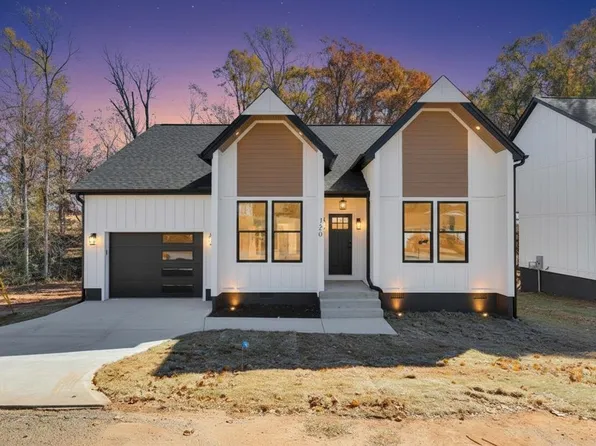 120 Lyman Ave, Duncan, SC 29334