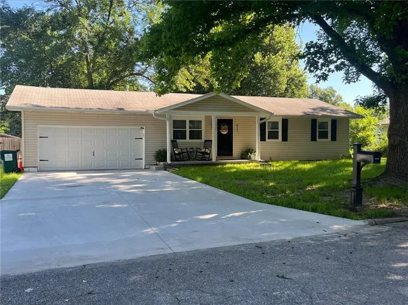 411 E Adams St, Pittsburg, KS 66762