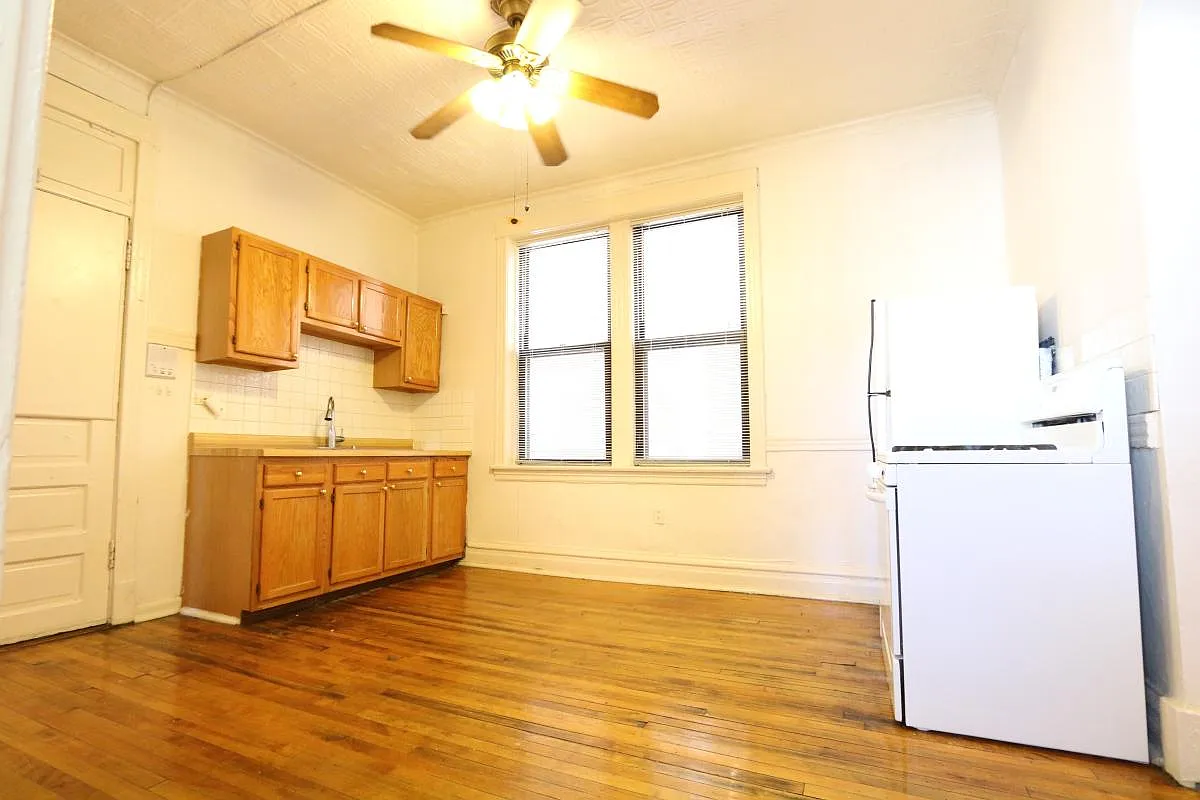 Building Photo - 1353 W Taylor St #2R