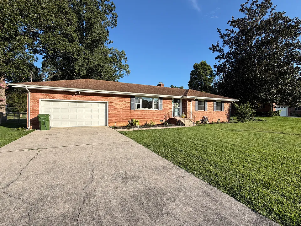 306 Green Hill Dr