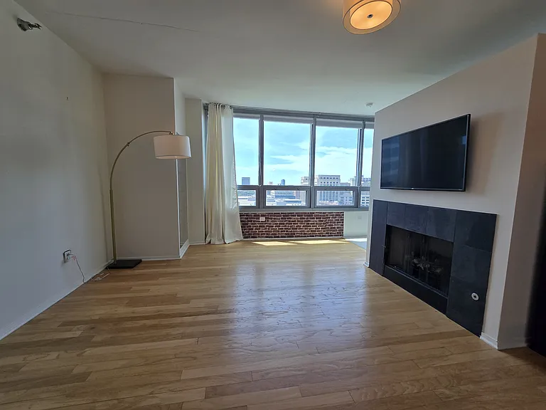 701 S Wells St #1907 — Photo 6